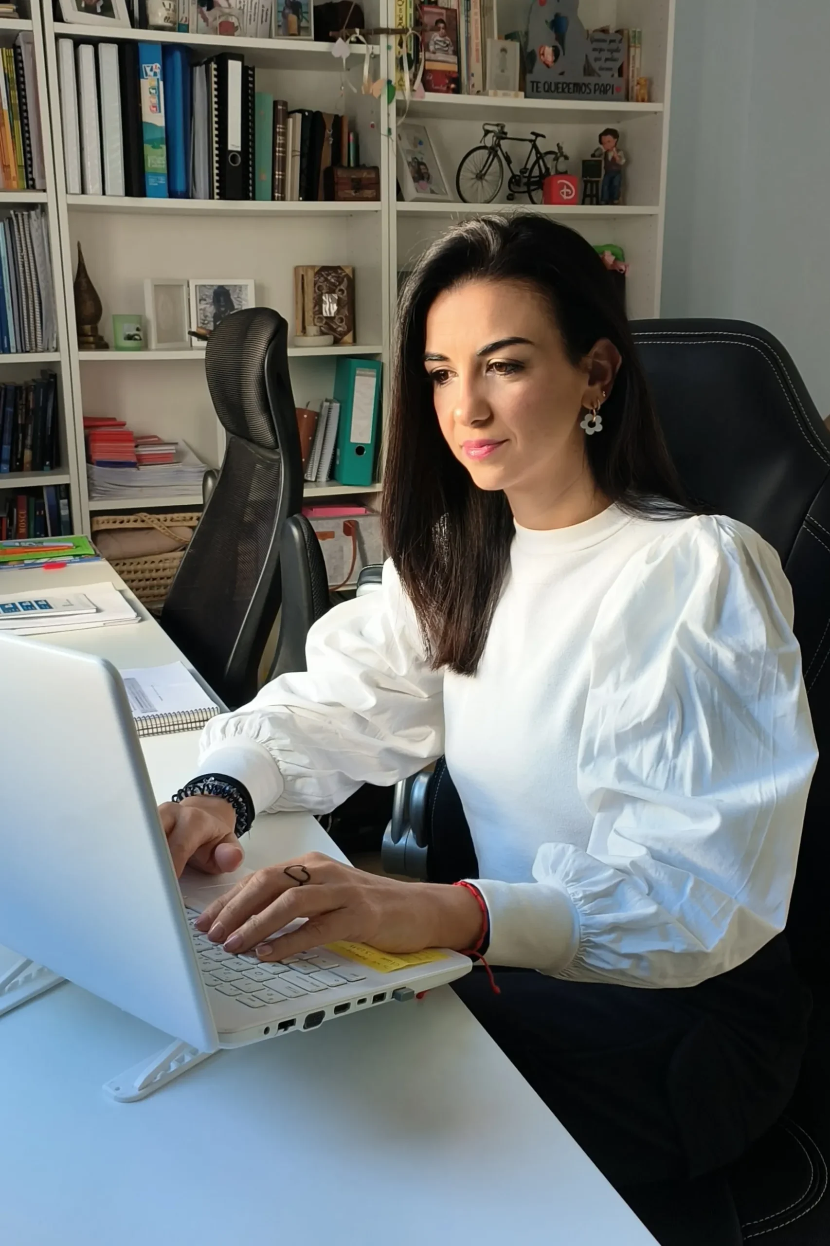 Por qué tu negocio necesita un Asistente Virtual profesional (y cómo elegir)